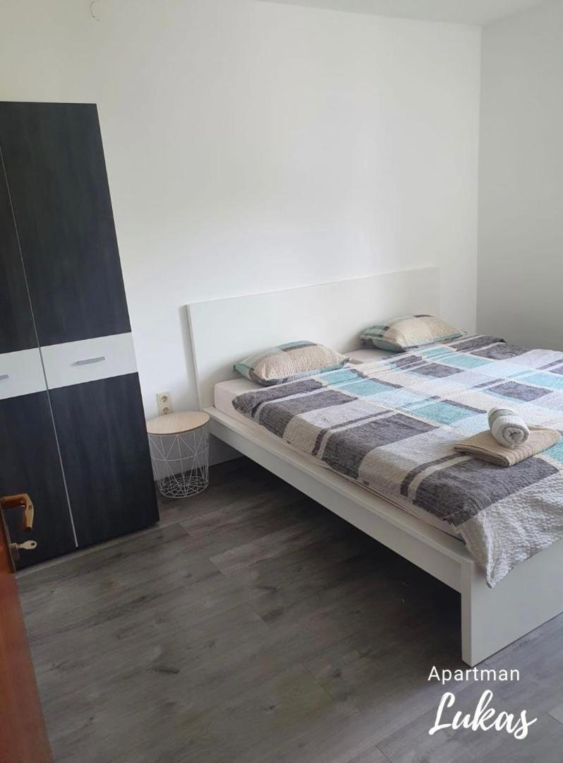 Apartmani Mazzarolli Jadranovo Habitación foto